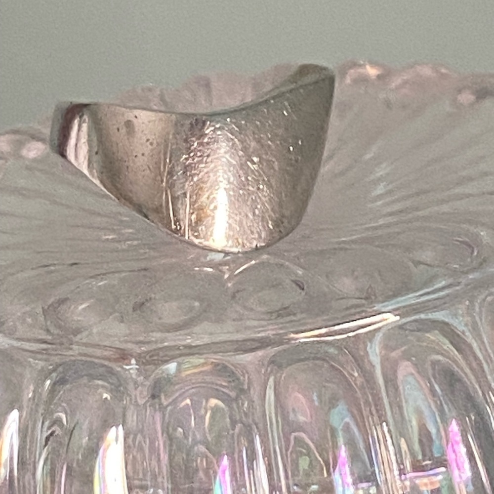 - Vintage - Sterling silver wave ring. Size 6.